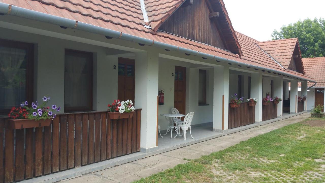 Élő Tisza Vendégház Nagykoru Esterno foto